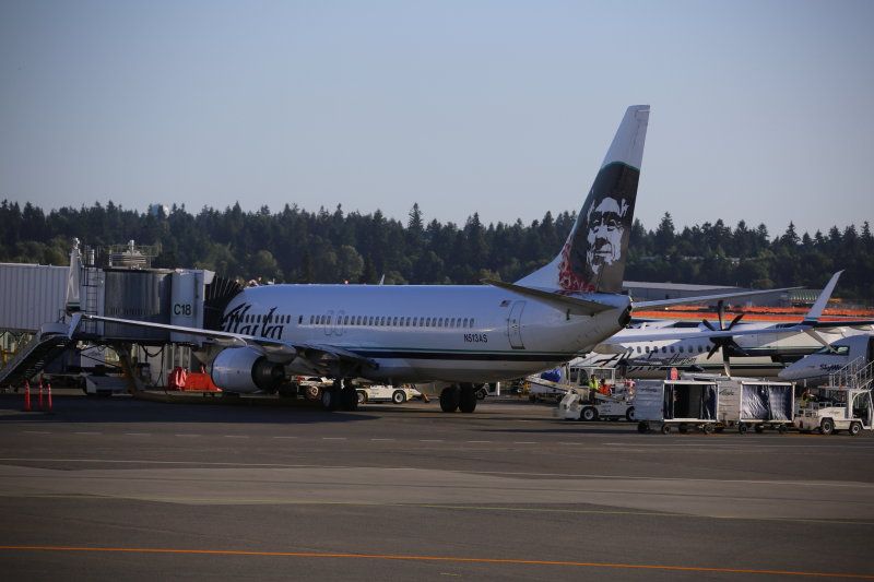 photo 005--- flight alaska airlines  seattle-anchorage 16_1